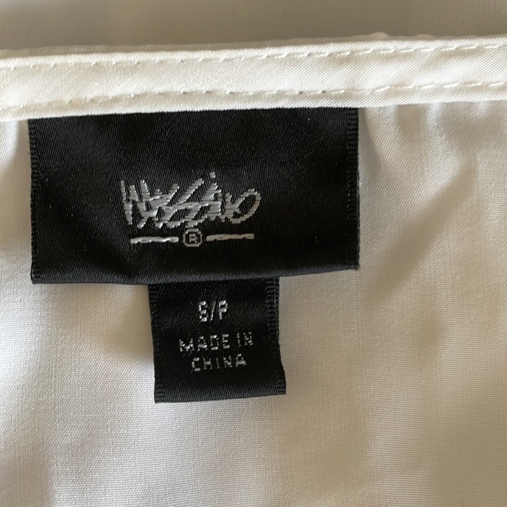 Mossimo Tank Top - Picture 3 of 5